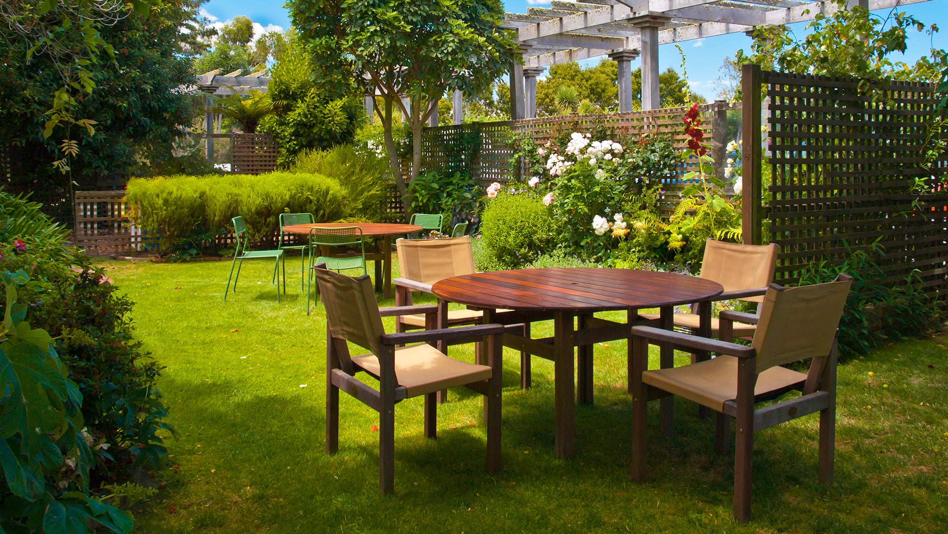 Best garden dinning hall